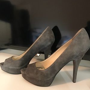 Enzo Angiolini Gray Suede shoes - size 7 1/2
